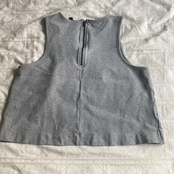 Banana Republic Large grey crop tank - Picture 2 of 2